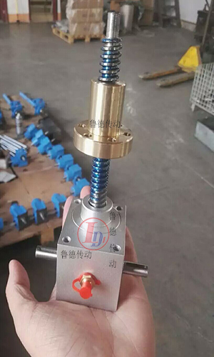不鏽鋼（gāng）絲杆升降機